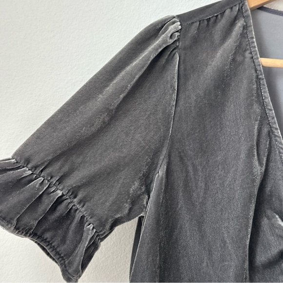 MADEWELL SHIMMERY SILVER-GRAY VELVET V-NECK BLOUSE  Size 8 NWT - Picture 4 of 11